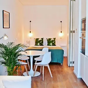 elegant-apt-with-a-beautiful-view.hotels-lisbon-portugal.com/